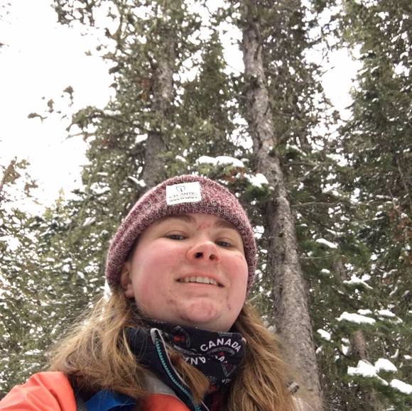 Profile Picture of Amy Crump (@snowrose512) on Poshmark