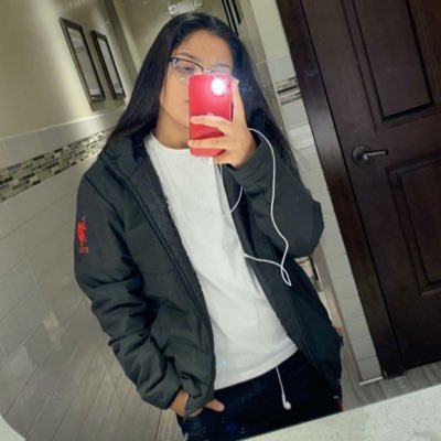 Profile Picture of Sam 🧸 (@s_silvas2) on Twitter