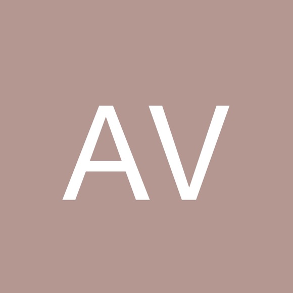 Profile Picture of Alana Verhille (@alanav08) on Poshmark