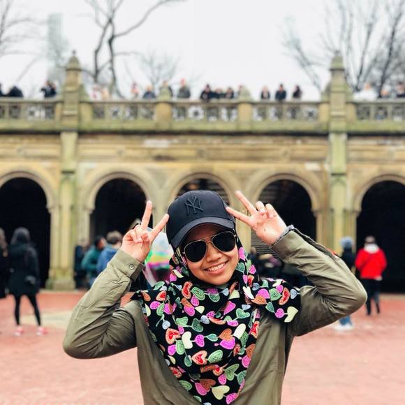 Profile Picture of Afiqah Romzi (@afiqahromzi) on Poshmark