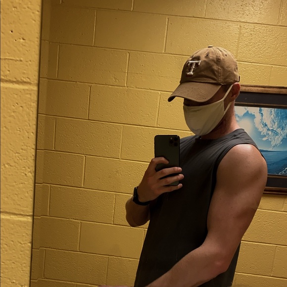 Profile Picture of Jesse Westbrook (@westbrookskii) on Poshmark