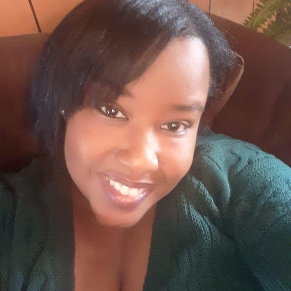 Profile Picture of Tawnya Carson (@tawnyacarson) on Poshmark