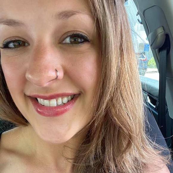 Profile Picture of Sarah Budlong (@sarahbudlong) on Poshmark