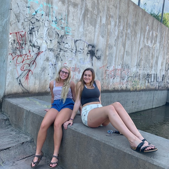 Haley Smithen - Poshmark Profile Picture of Haley Smithen (@halysmithen) on Poshmark