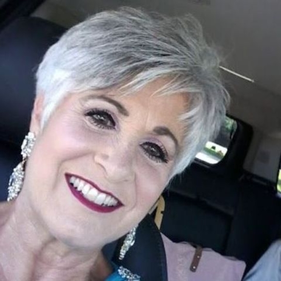 Profile Picture of Angela Gregoire (@agregwa) on Poshmark
