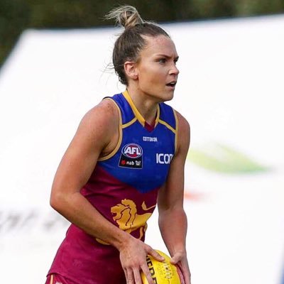 Profile Picture of Emily Bates (@embatesy) on Twitter