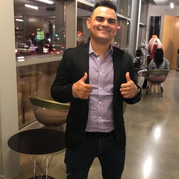 Profile Picture of Joel Alfaro (@joel_alfaro) on Poshmark
