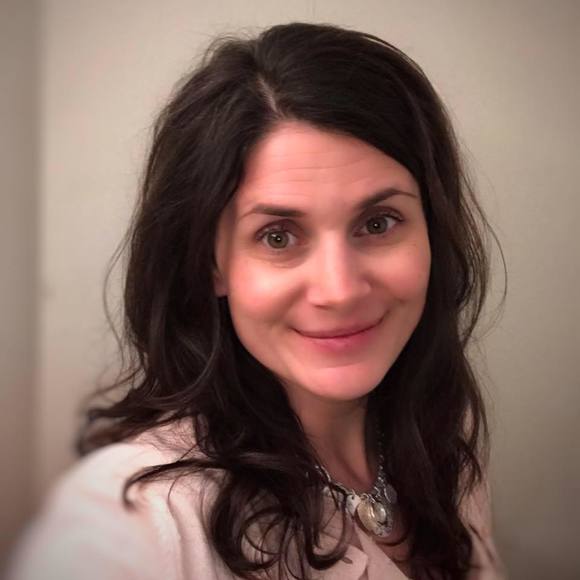 Profile Picture of Michelle Evatt (@michelleevatt) on Poshmark