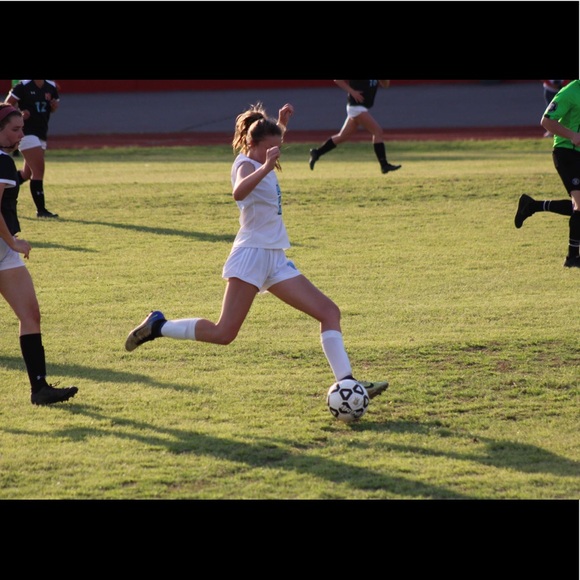 Profile Picture of Lauren Corriher (@corriherle2) on Poshmark