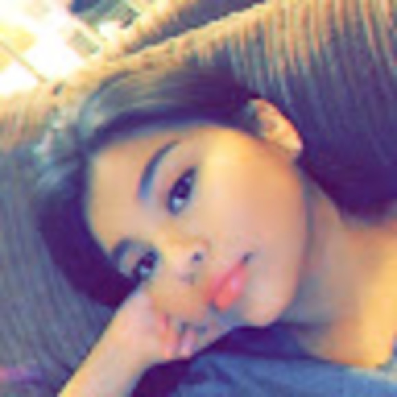 Profile Picture of Susan Altaha (@susanaltaha) on Poshmark