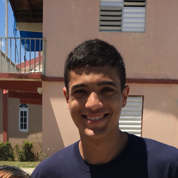 Profile Picture of Gabriel Rivera (@grivera45) on Poshmark