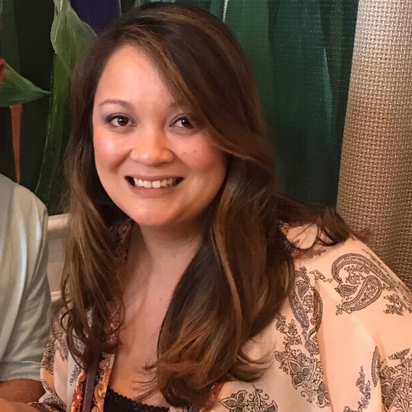 Profile Picture of Clare Katner (@ckatner82) on Poshmark
