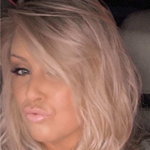 Profile Picture of Misty Hodge (@mhodge423) on Poshmark