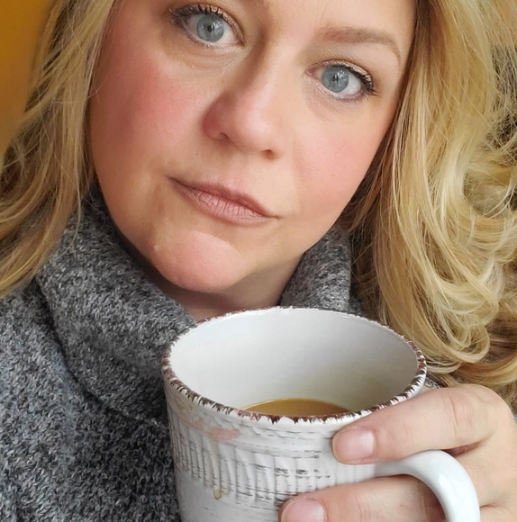 Profile Picture of Stacie Sucato mullins (@ss12376) on Poshmark