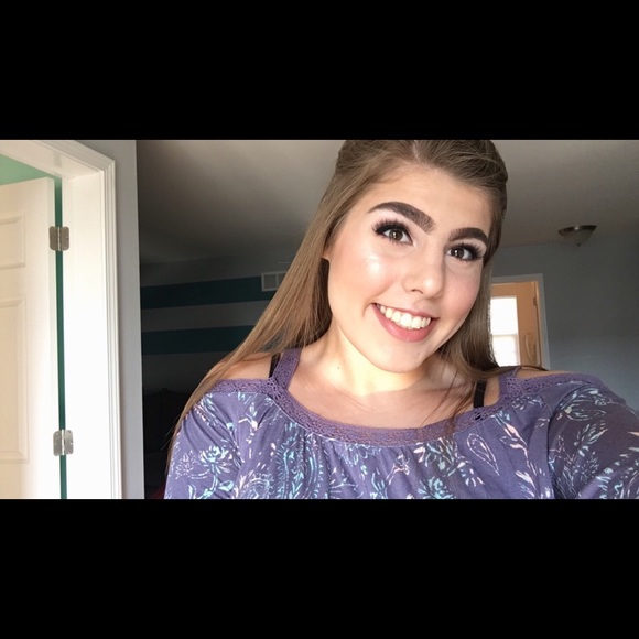 Profile Picture of Delilah Kujawski (@delilahkujawski) on Poshmark