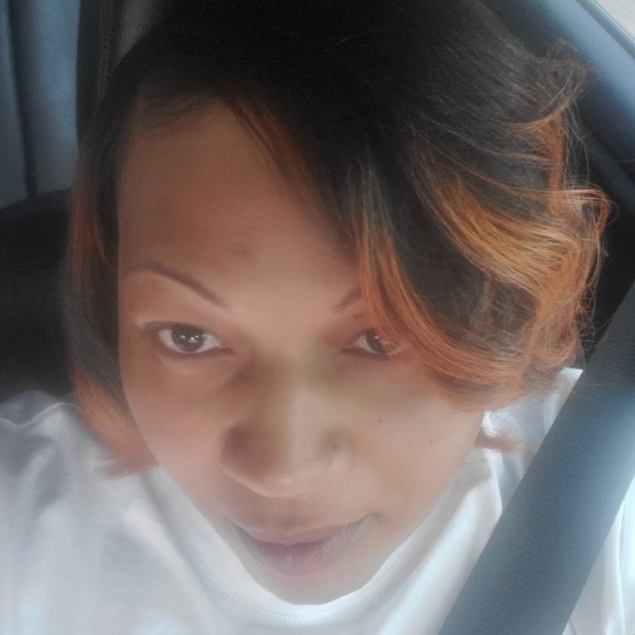 Profile Picture of Damika Davis (@damika40) on Poshmark