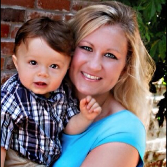 Profile Picture of Kerry Ashbacher (@kerrylynn2) on Poshmark