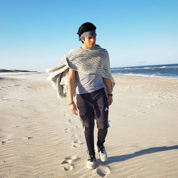 Profile Picture of Johnny alejandro Orejuela (@johnnyhandro91) on Poshmark