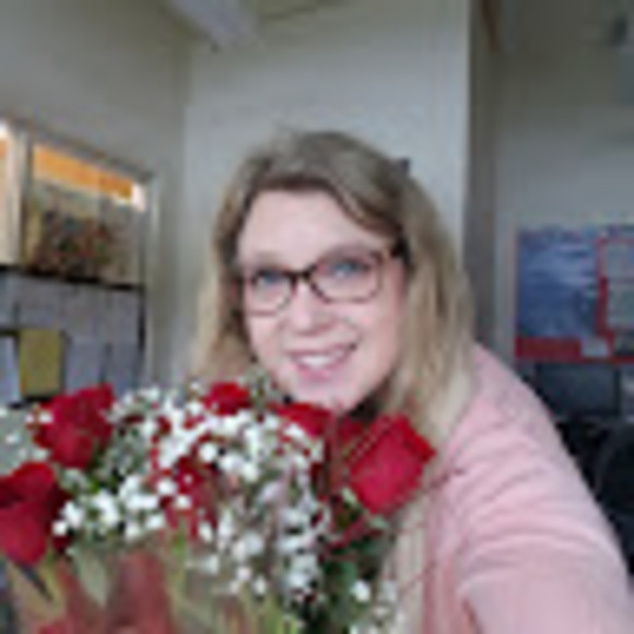 Profile Picture of Robin Dupree (@binny_1) on Poshmark