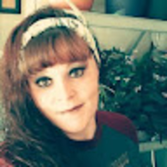 Profile Picture of Sarah Dauwalter (@sarahkittie36) on Poshmark