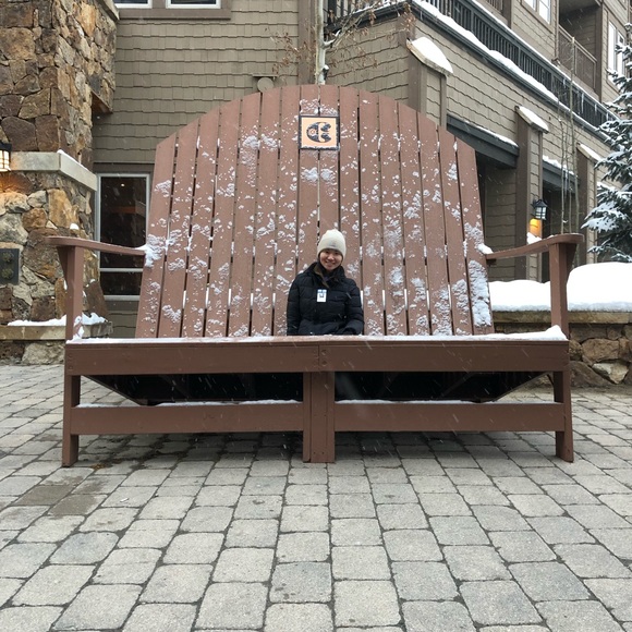 Profile Picture of Yvette Lin (@yjlin3500) on Poshmark