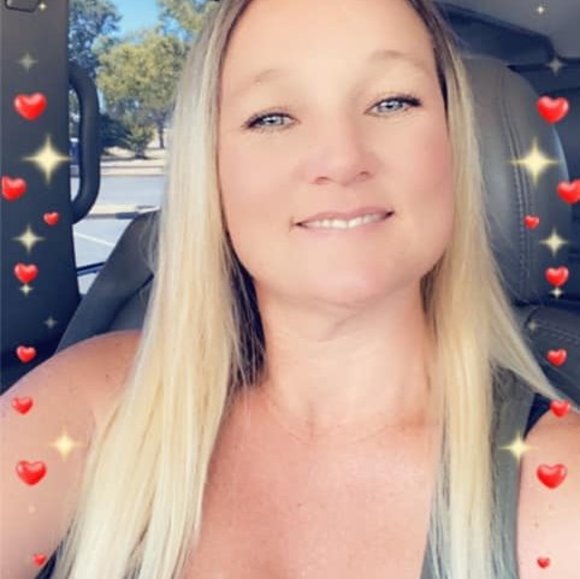Profile Picture of Heather Lastra (@missmeheather) on Poshmark