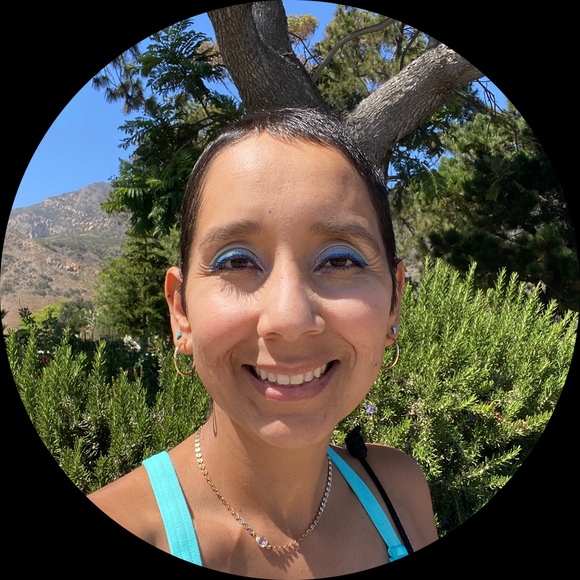 Profile Picture of Ixtlaly Gruny (@ixtlaly) on Poshmark