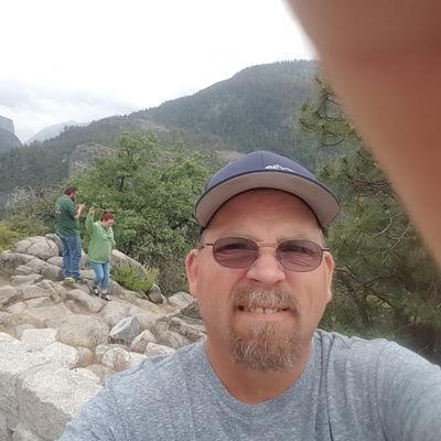 Profile Picture of George Laszlo (@lazzsr) on Twitter