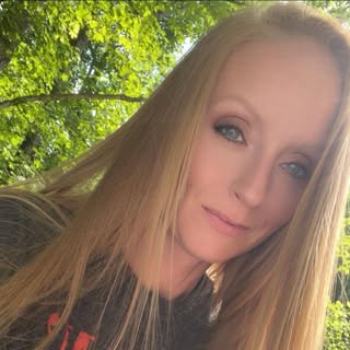 Profile Picture of Crystal Laberge (@crystallaberge) on Instagram