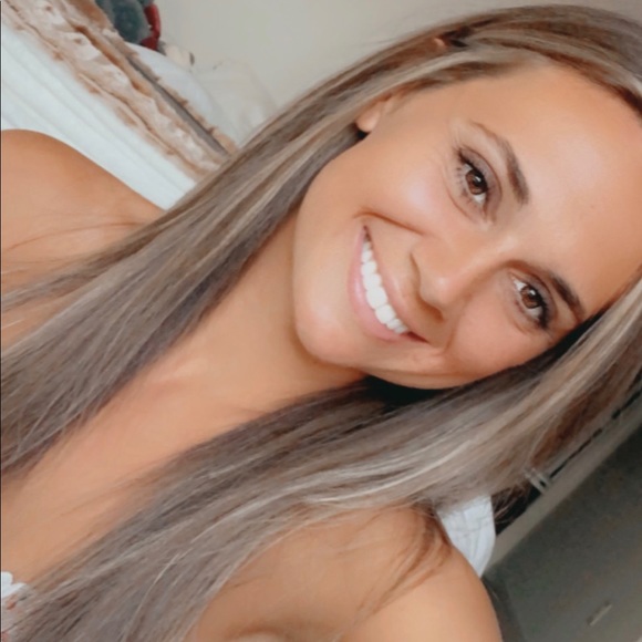 Profile Picture of Diana Westerhaus (@dianawesterhaus) on Poshmark