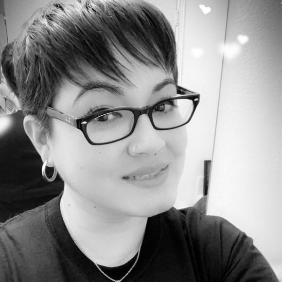 Daniela Malagon - Poshmark Profile Picture of Daniela Malagon (@danielamalagon) on Poshmark