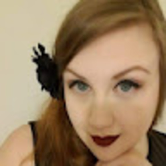 Profile Picture of Catherine Bradshaw (@minicatsavage) on Poshmark