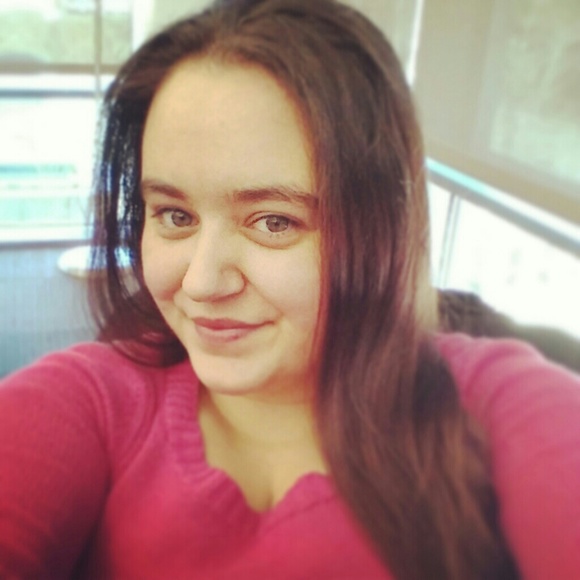 Profile Picture of Tabatha Guzewicz (@tibbytabby) on Poshmark