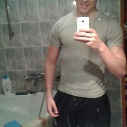 Profile Picture of Mark Szabo (@MarkEddierussel) on Twitter