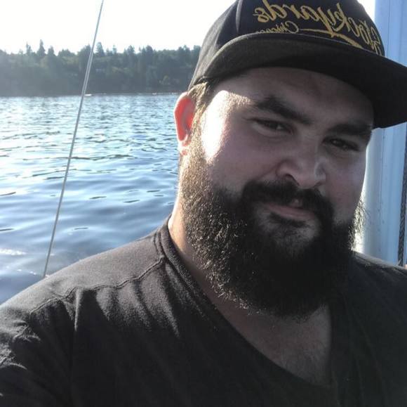 Profile Picture of Alexander Graf (@alexoly) on Poshmark