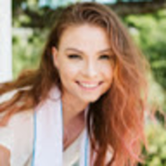 Profile Picture of Alexa Futrell (@alexafutrell) on Poshmark