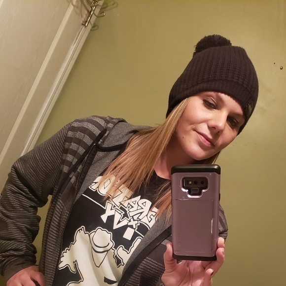 Profile Picture of Dana Gay (@danagay84) on Poshmark