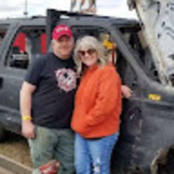 Kristy Fieldseth - Poshmark Profile Picture of Kristy Fieldseth (@kafieldseth) on Poshmark