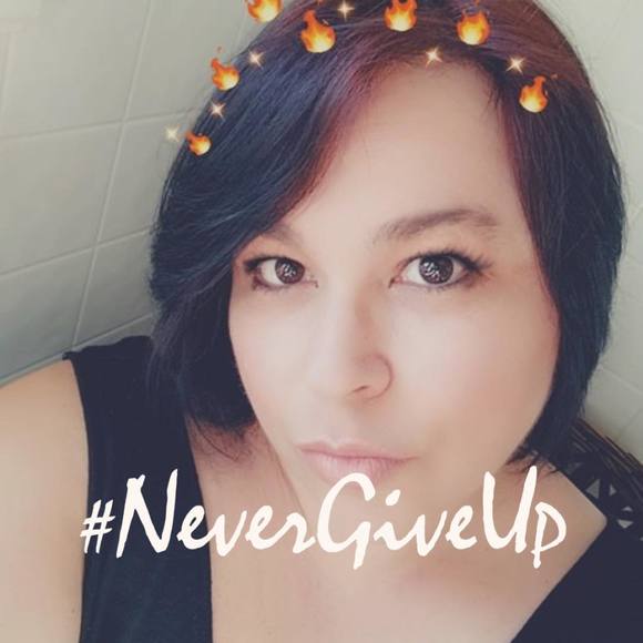 Profile Picture of Bobbie Vanluven (@da_mom99) on Poshmark