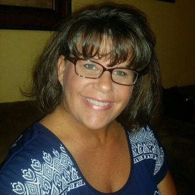 Profile Picture of Susan Parker (@SuziQ1231) on Twitter