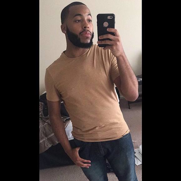 Profile Picture of Zach Jordan (@smoovee23) on Poshmark