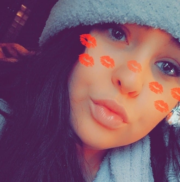 Profile Picture of Taylor Locklear (@jazlynn101) on Poshmark