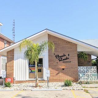 Profile Picture of Beach Reads Bookshop (@beachreadsbookshop) on Instagram