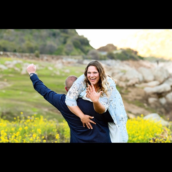 Profile Picture of Jamie Hahn (@jamie_hahn) on Poshmark