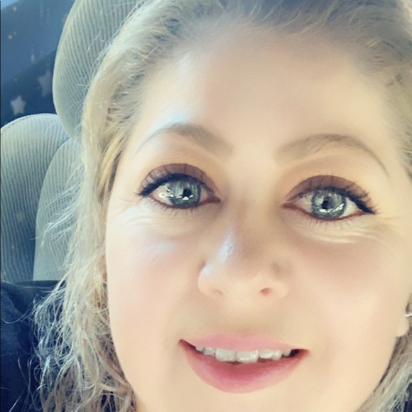 Profile Picture of Jenny Quintero (@jennyquintero) on Poshmark