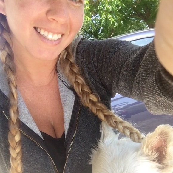 Heidi Kinsey - Poshmark Profile Picture of Heidi Kinsey (@hrkinsbey) on Poshmark