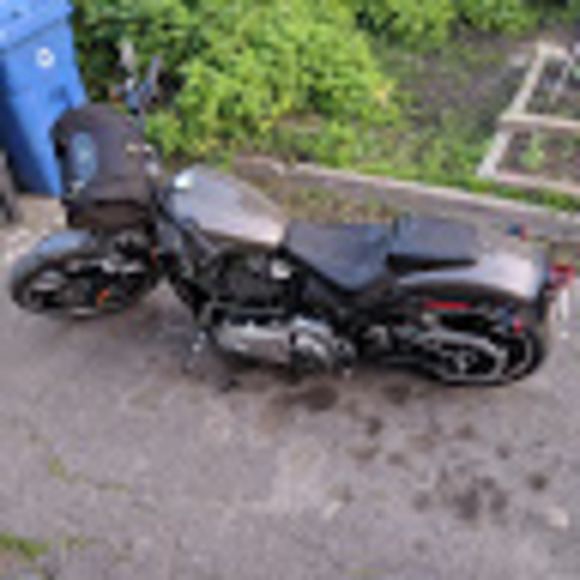 Profile Picture of Galmyr Vonkaz (@kevynlarouche) on Poshmark