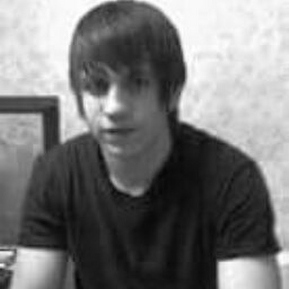 Profile Picture of Nazeeh Qumbargi (@nazi1002) on Poshmark