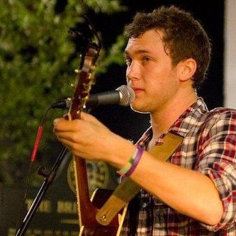 Profile Picture of Raquel & Heather :] (@PhillipPhamily) on Twitter