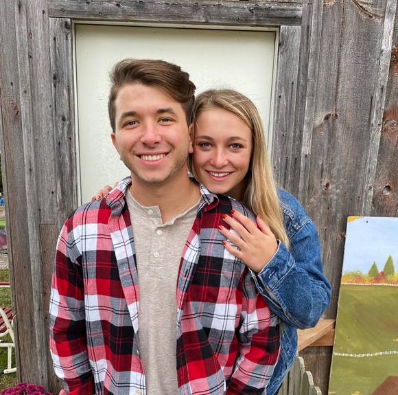 Profile Picture of Anika Kallash (@aniimarie) on Poshmark